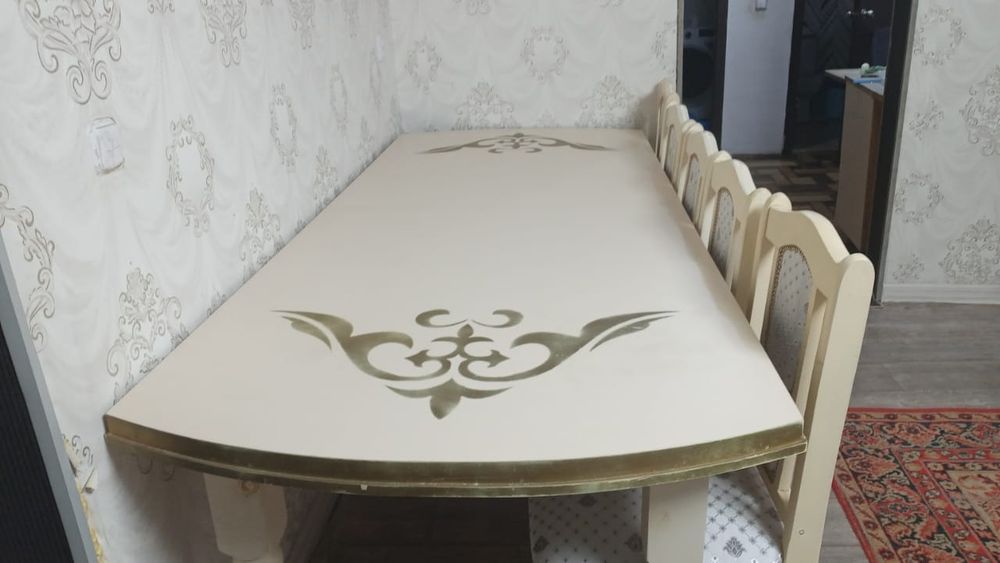 Продам стол и стулья