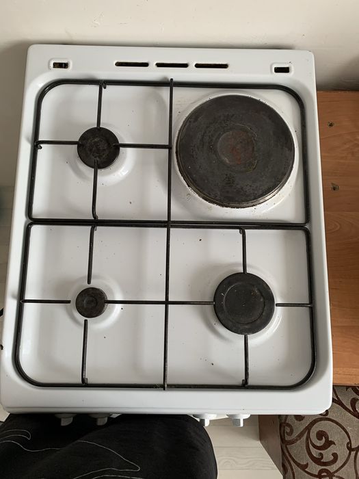 Продается газовая плита Indesit