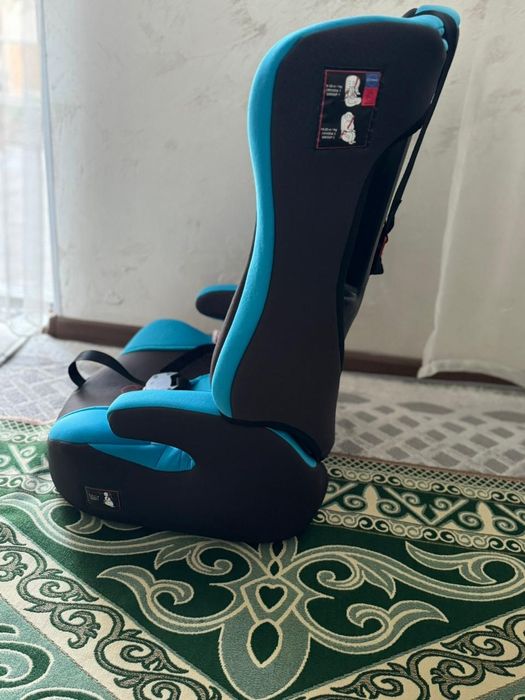 Срочно продаж автокресло новый