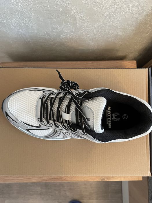 Кроссовки мужские.