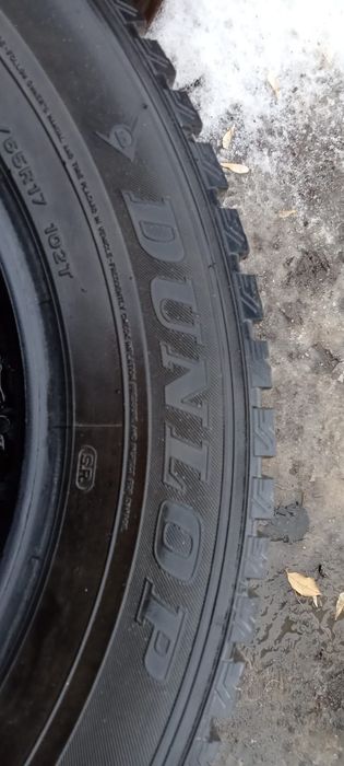 Продам комплект зимних шин