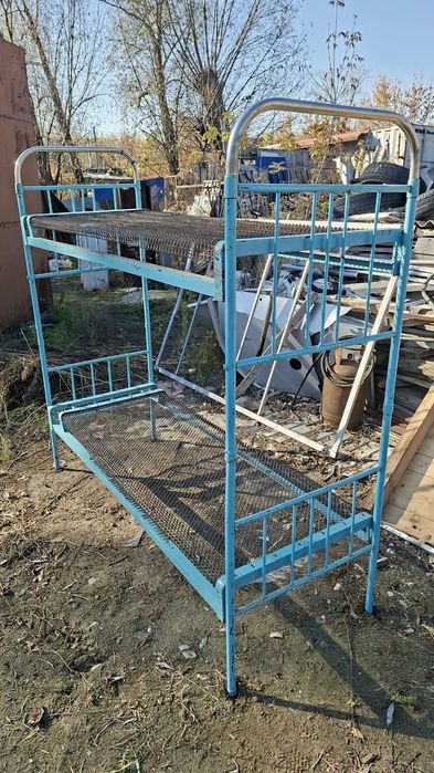 Продам кровать двухярустную