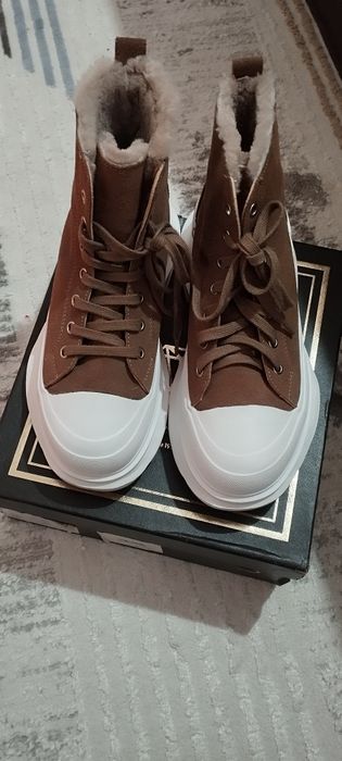 Продам новую обувь