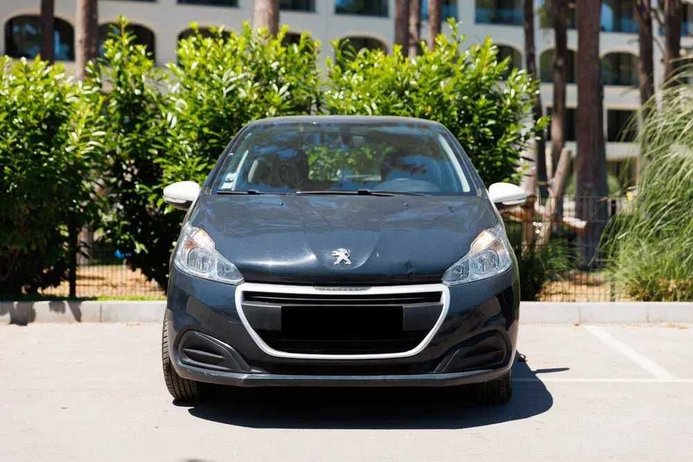 Peugeot 208 ръчна