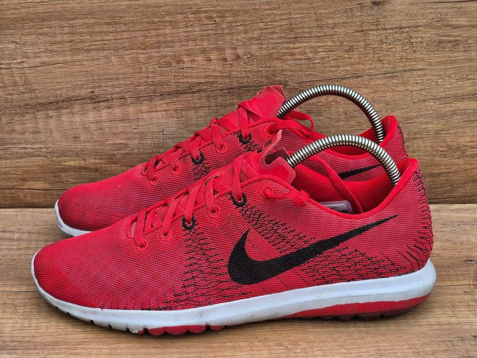 маратонки Nike  номер 44