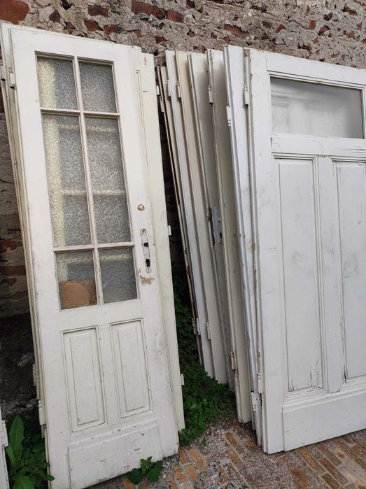 Дървени врати                               .