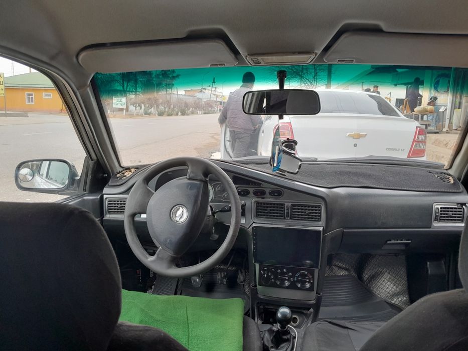 Nexia 2 aftomobil sotiladi