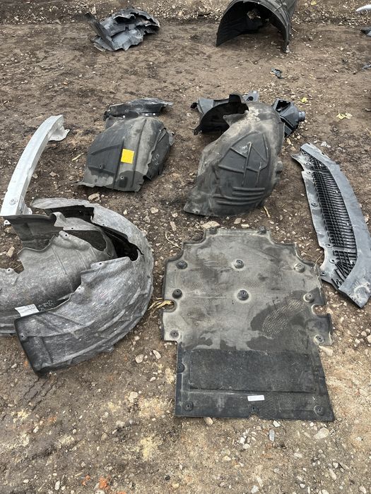 Scut / Aparatoare noroi / Carenaj / Armatura / Carcasa Audi A6 4K C8