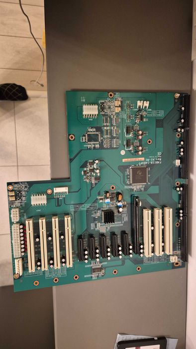 COMPLET Axiomtek SHB120 + FAB118 + i5-2400 + 16GB RAM + Extensii