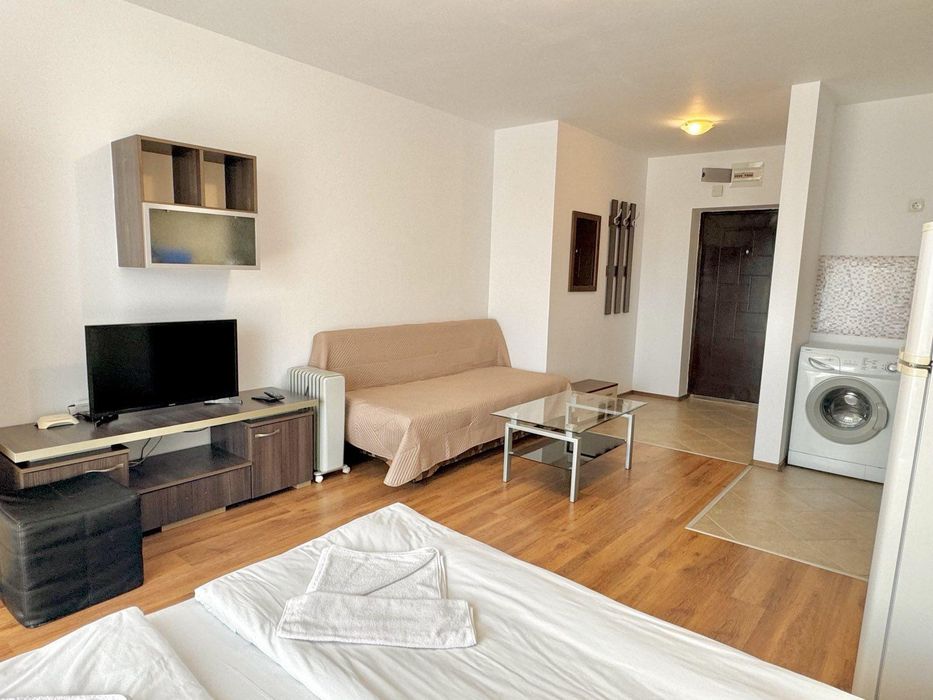 Дава се под наем Едностаен апартамент в Бургас, Лазур - 20 кв.м за 331.5 € - Снимка #2