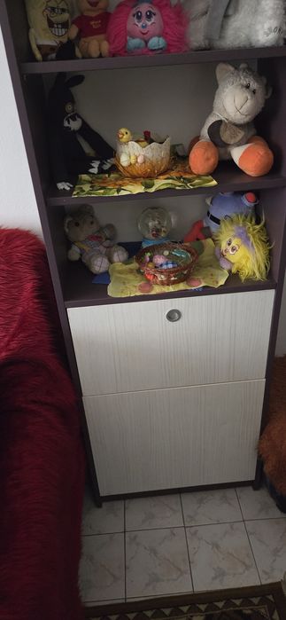 Продавам детски шкаф с ракла и друга ракла детска.
