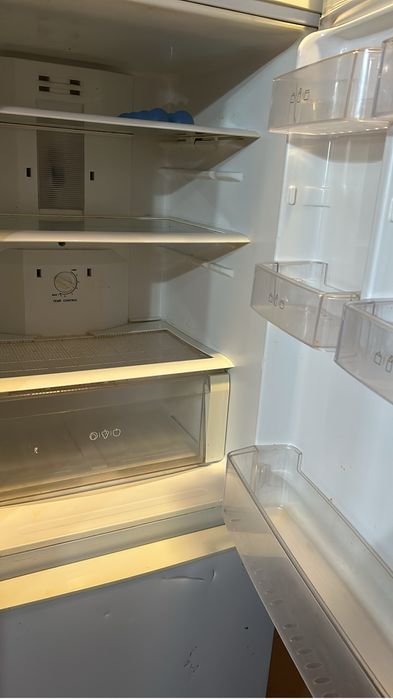 Продам холодильник в рабочем состояний