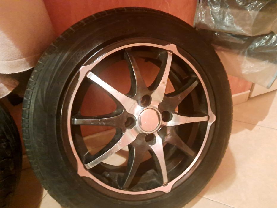 Автомобилни гуми Гуми с джанти