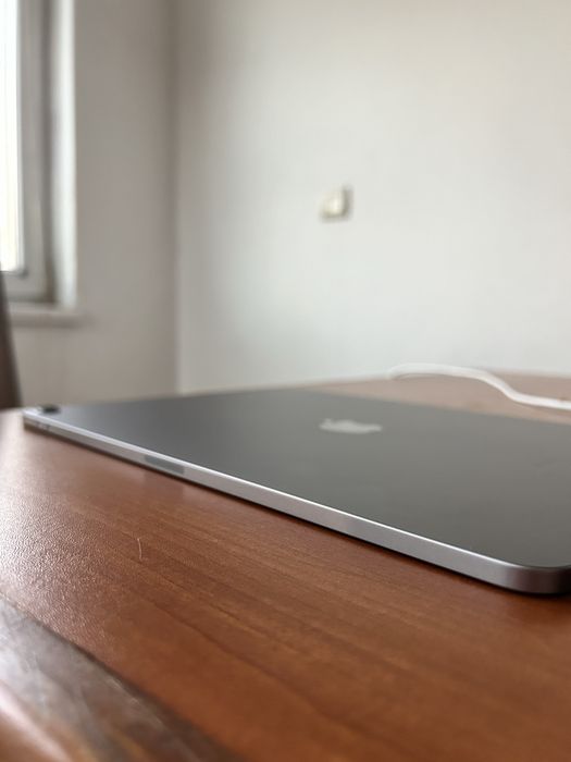 Продавам IPAD 13