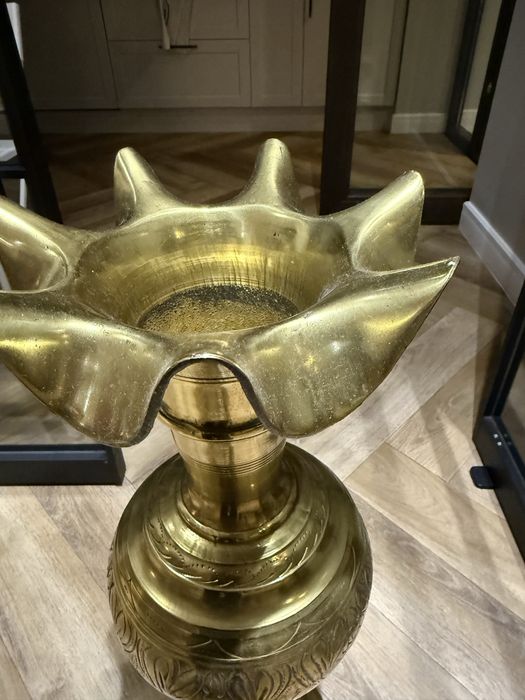 Vase decorative mari din alamă masivă – Sri Lanka  lucrate manua