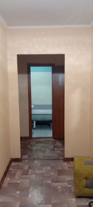Сдается квартира в районе 1000 мелочей где кафе.  Хан