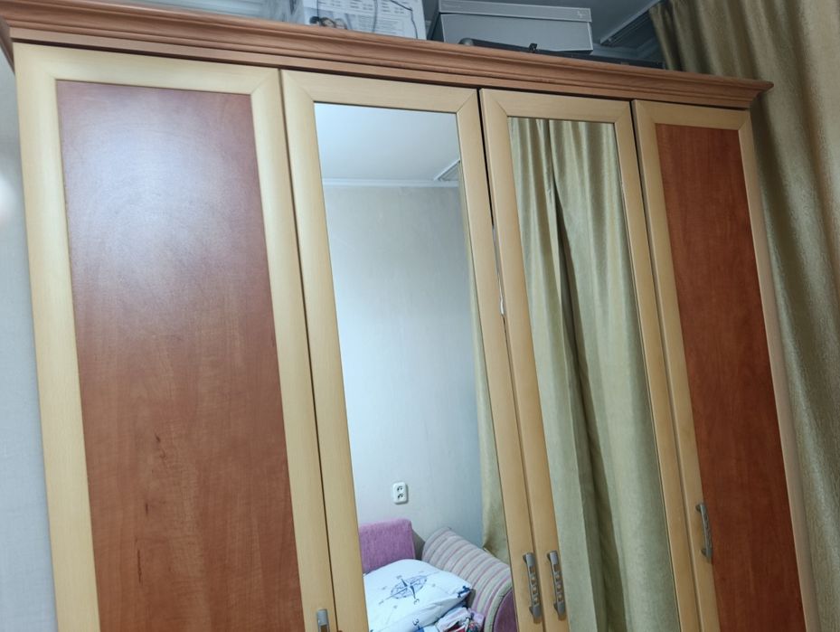 Шифонер трёхдверный