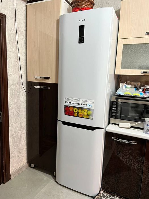 Холодильник двухкамерный   с дисплеем Atlant