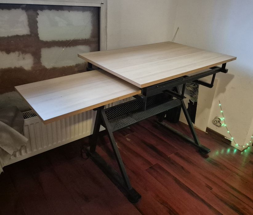 Birou pentru desen tehnic (planseta rabatabila)
