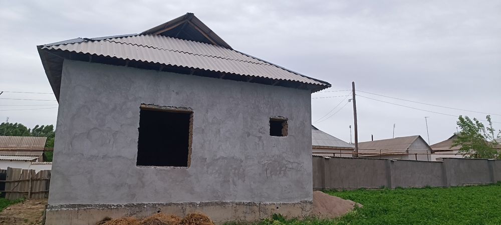 Зудлик билан мустахкам курилган Ховли уй сотилади.