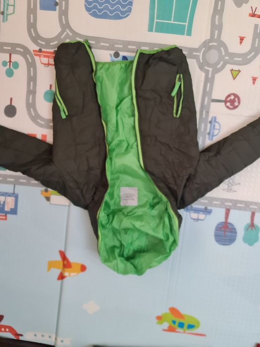 Демисезонная уни-куртка на мальчика/девочку