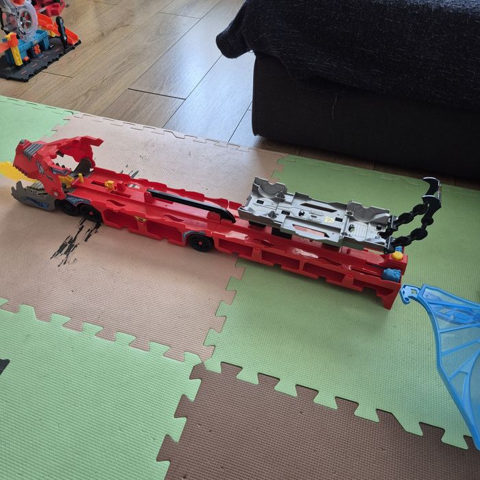 Set de joacă 2 in 1 Hot Wheels City - Ultimate Dual Dragon Hauler