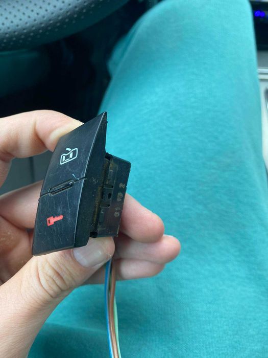 Продавам бутон за централно заключване за ауди