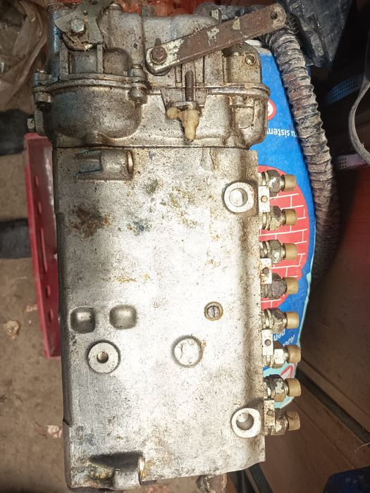 Pompa de injecție 8 in linie