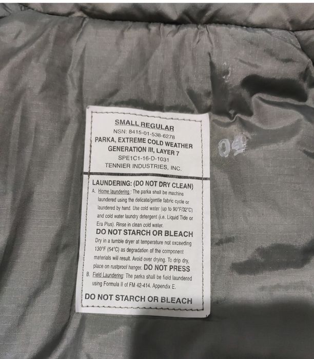 Geaca US Army Extreme Cold Weather Parka mărimea M