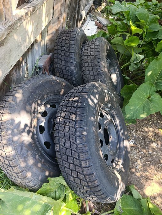 Продам резину 225/75/R16