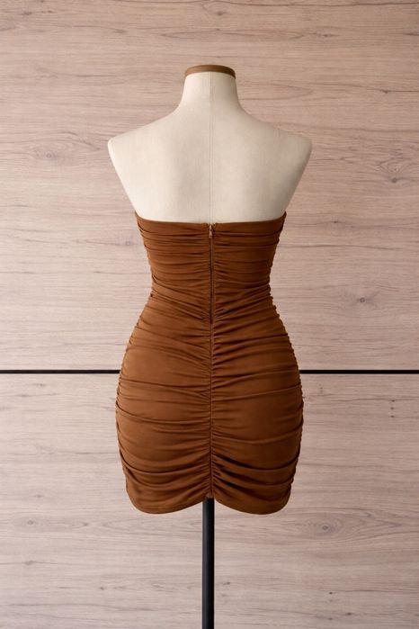 Rochie elegantă cu etichetă