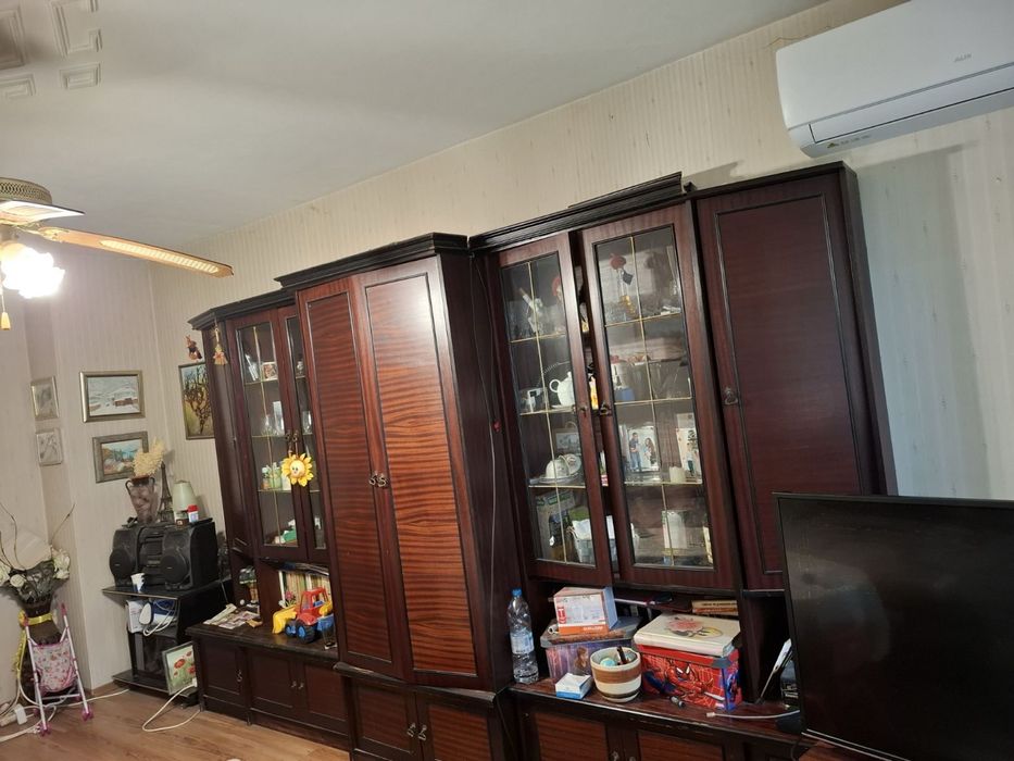 Холна секция супер запазена