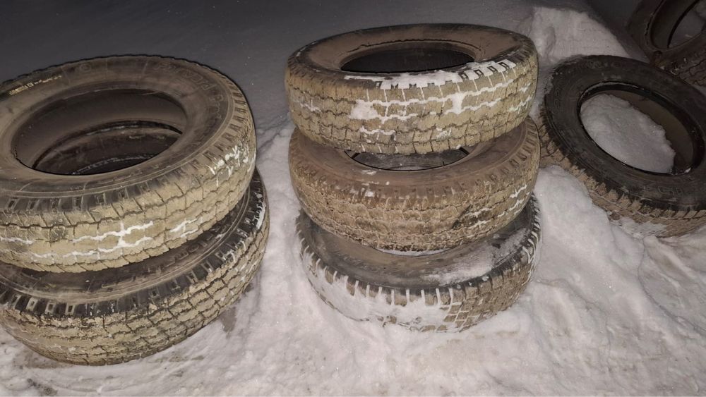 Продам зимнюю резину на УАЗ