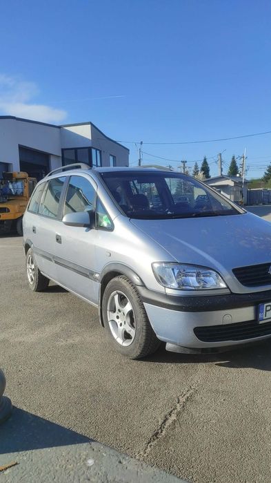 Vând Opel Zafira 1.6 cu 7 locuri
