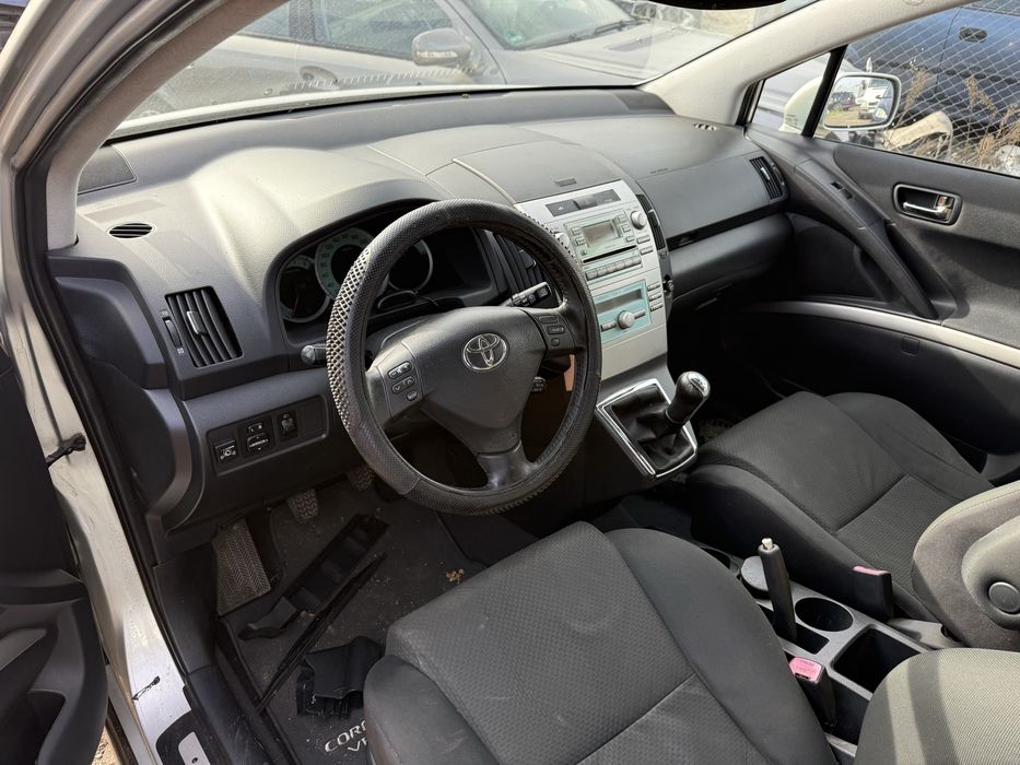 Toyota Corolla Verso 1.8 бензин – На части