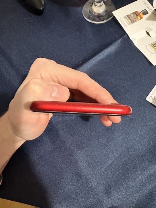 iPhone 8 product red