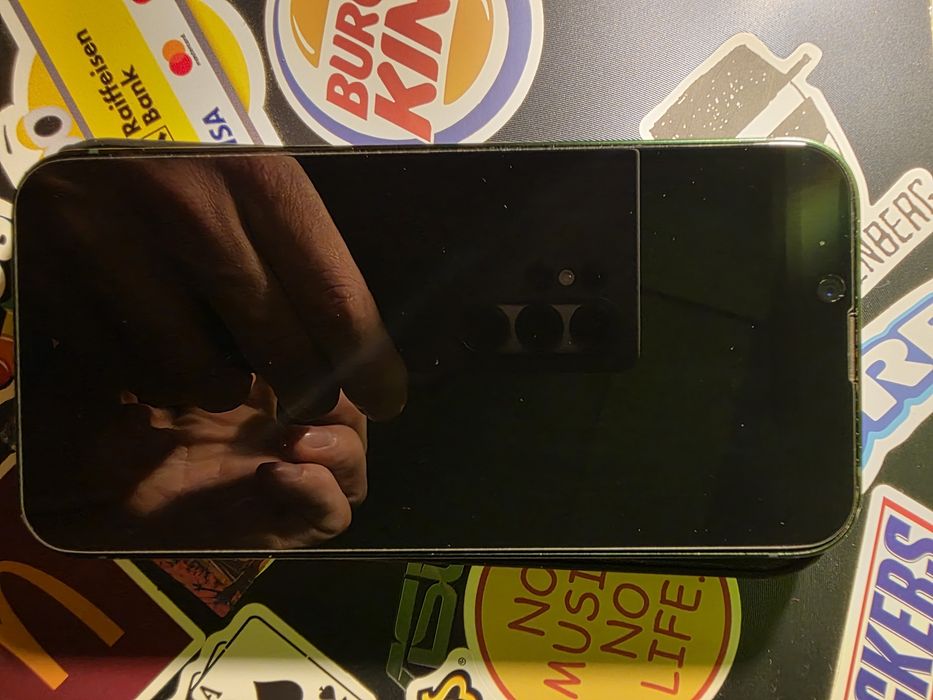 iPhone 13 verde..