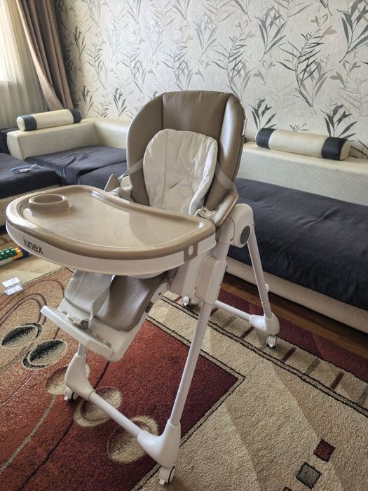 Детский стульчик для кормления