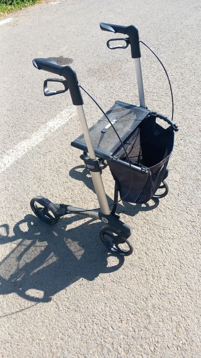 Cadru cu roți pt.varstnici