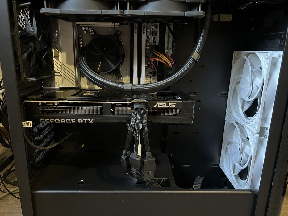 Видеокарта ASUS RTX 5070 Ti