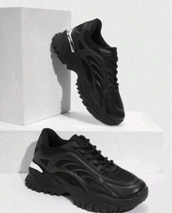 Черни  маратонки