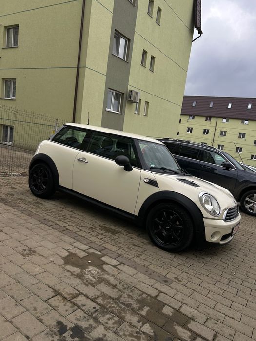 Mașină-Mini cooper