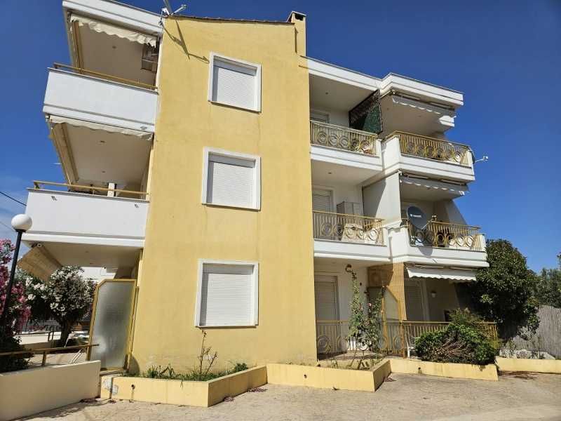 Просторен апартамент на 200 метра от брега на морето