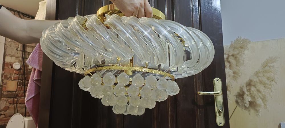 Продам люстру, б/у