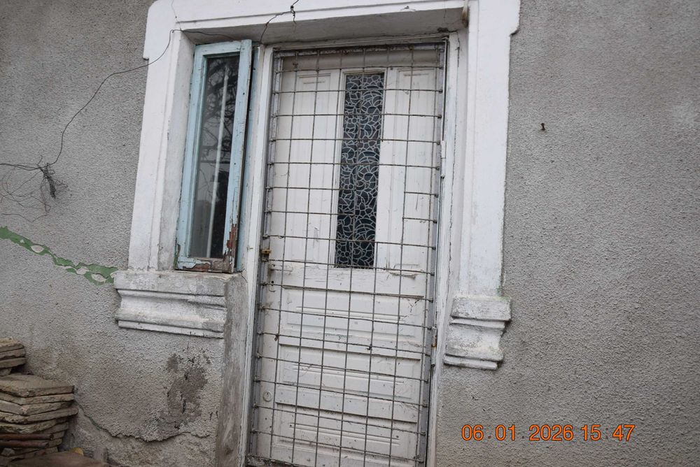 Casă 5 camere cu hol + Casa 3 camere cu hol cu teren 1000 mp