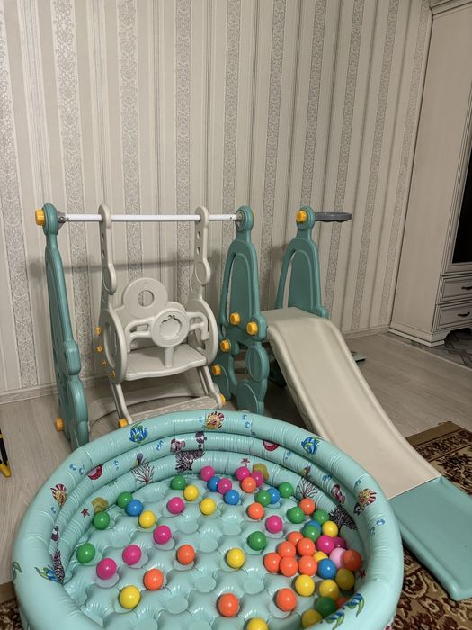 Продам детскую горку и качелю