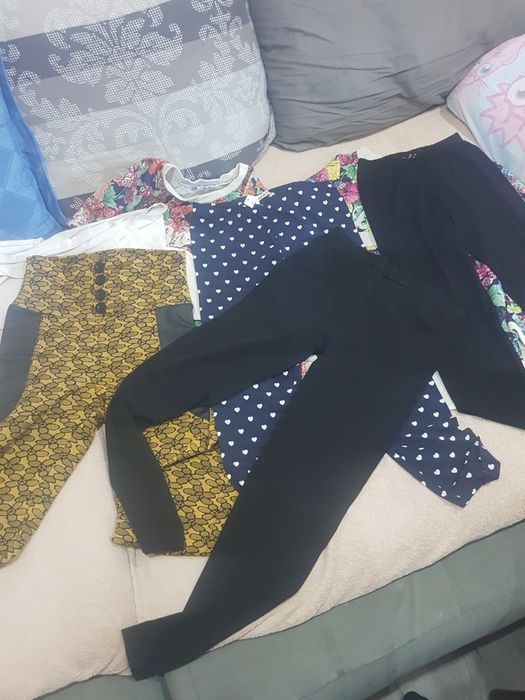 Дамски блузи и клинчета С 18лв общо