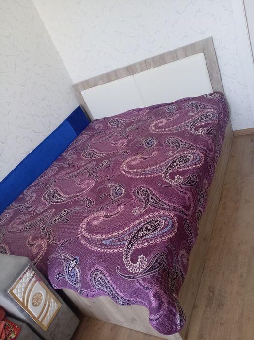 Кровать с матрасом