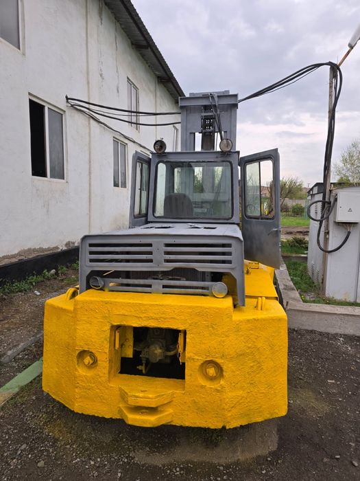 Погрузчик на базе ГАЗ52