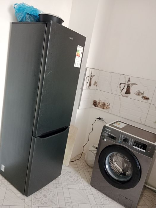 Хамма ижара уйлар шу ерда.Ичига кириб укиб кунгирок килишиз мумкин.